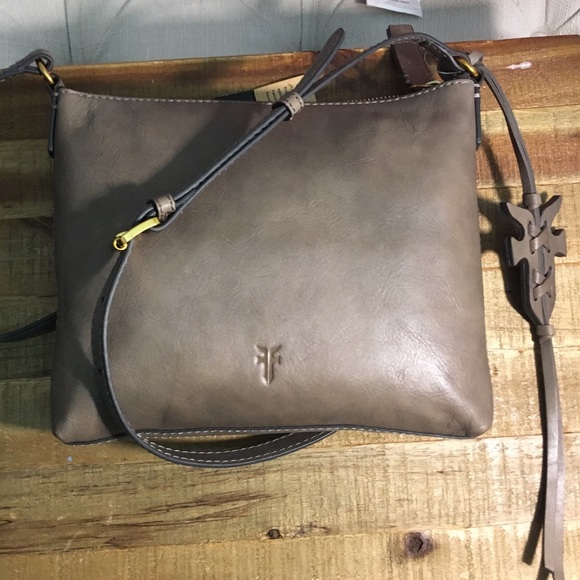 Frye Handbags - Frye Carson Crossbody